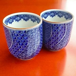 祥瑞染付の夫婦湯呑み